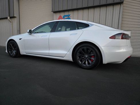 Used 2020 Tesla Model S Performance image 4