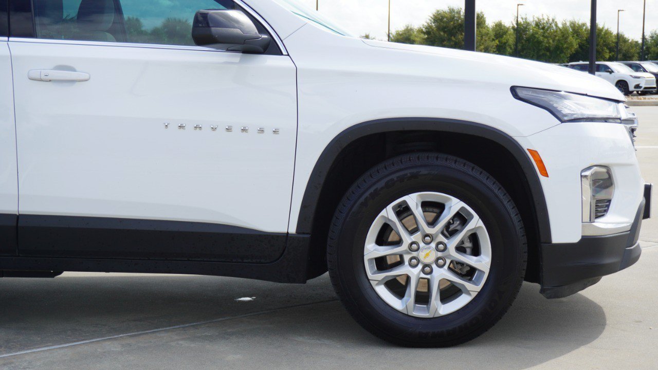 Used 2022 Chevrolet Traverse LS FWD image 9