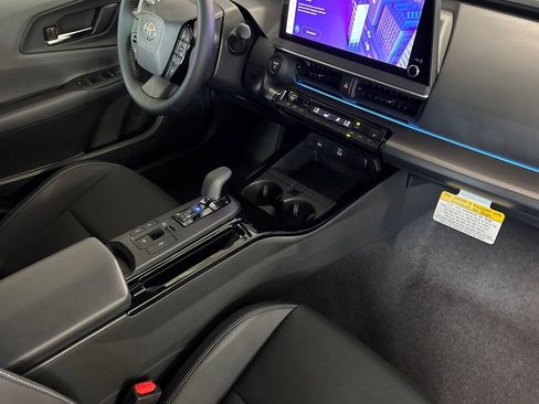 New 2027 Toyota Prius XLE FWD image 18