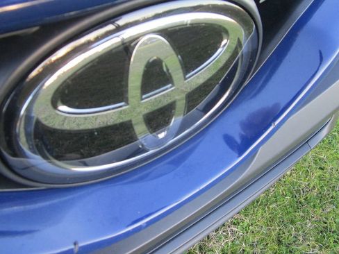 Used 2024 Toyota Camry SE image 17