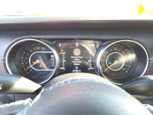 Used 2020 Jeep Gladiator Overland image 11