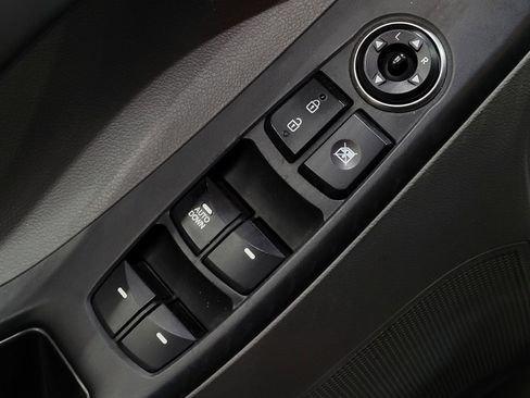 Used 2016 Hyundai Elantra SE image 27