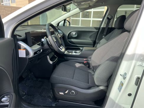 New 2026 Hyundai Ioniq 9 SE image 28