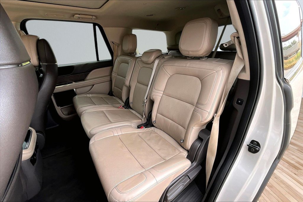 Used 2022 Lincoln Navigator Reserve AWD/4WD image 24