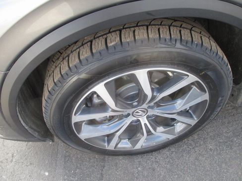 Used 2024 Acura MDX SH-AWD w/ Technology Package image 12