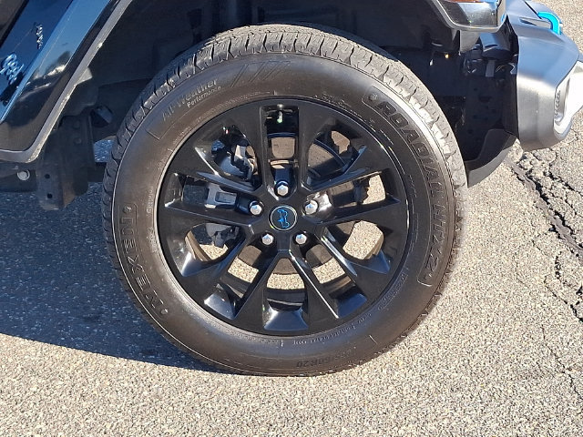 Used 2024 Jeep Wrangler Unlimited Sahara AWD/4WD image 28