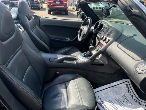 Used 2007 Pontiac Solstice Convertible w/ Premium Package image 15