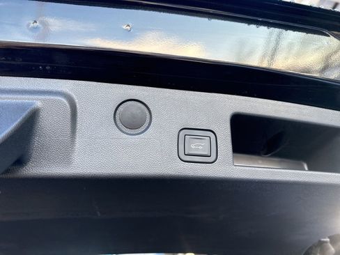 Used 2026 Chevrolet Equinox LT w/ Convenience Package II image 11