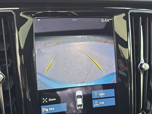 Used 2022 Volvo S60 B5 Momentum w/ Climate Package image 20