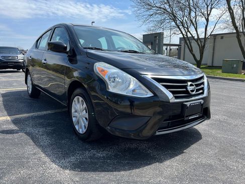 Used 2016 Nissan Versa SV FWD image 8