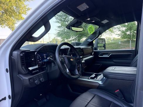 Used 2026 Chevrolet Silverado 3500 High Country w/ Technology Package AWD/4WD image 13
