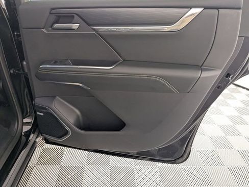 Used 2025 GMC Acadia Elevation image 31