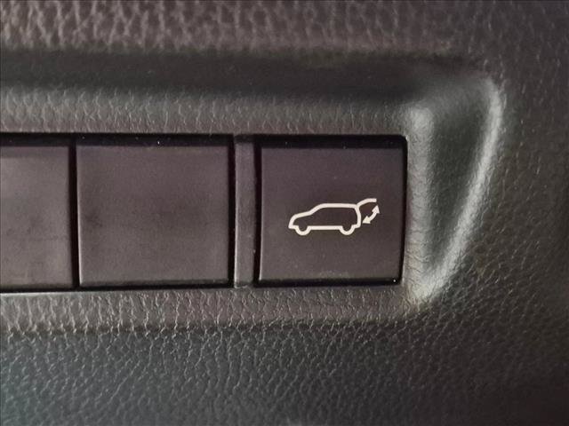 Used 2022 Toyota RAV4 XLE w/ Convenience Package FWD image 14