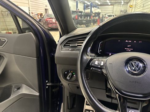 Used 2021 Volkswagen Tiguan SEL Premium R-Line image 14