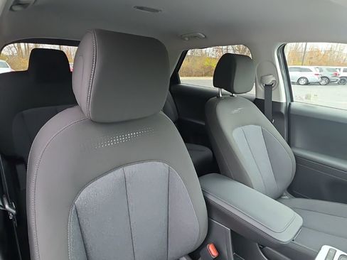 Used 2025 Hyundai Ioniq 5 SE image 49