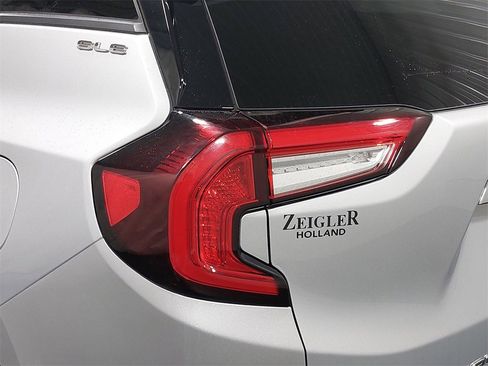 Used 2022 GMC Terrain SLE w/ Driver Convenience Package image 51