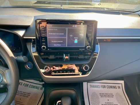 Used 2022 Toyota Corolla LE image 15