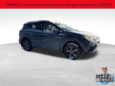 Used 2016 Toyota RAV4 XLE image 2