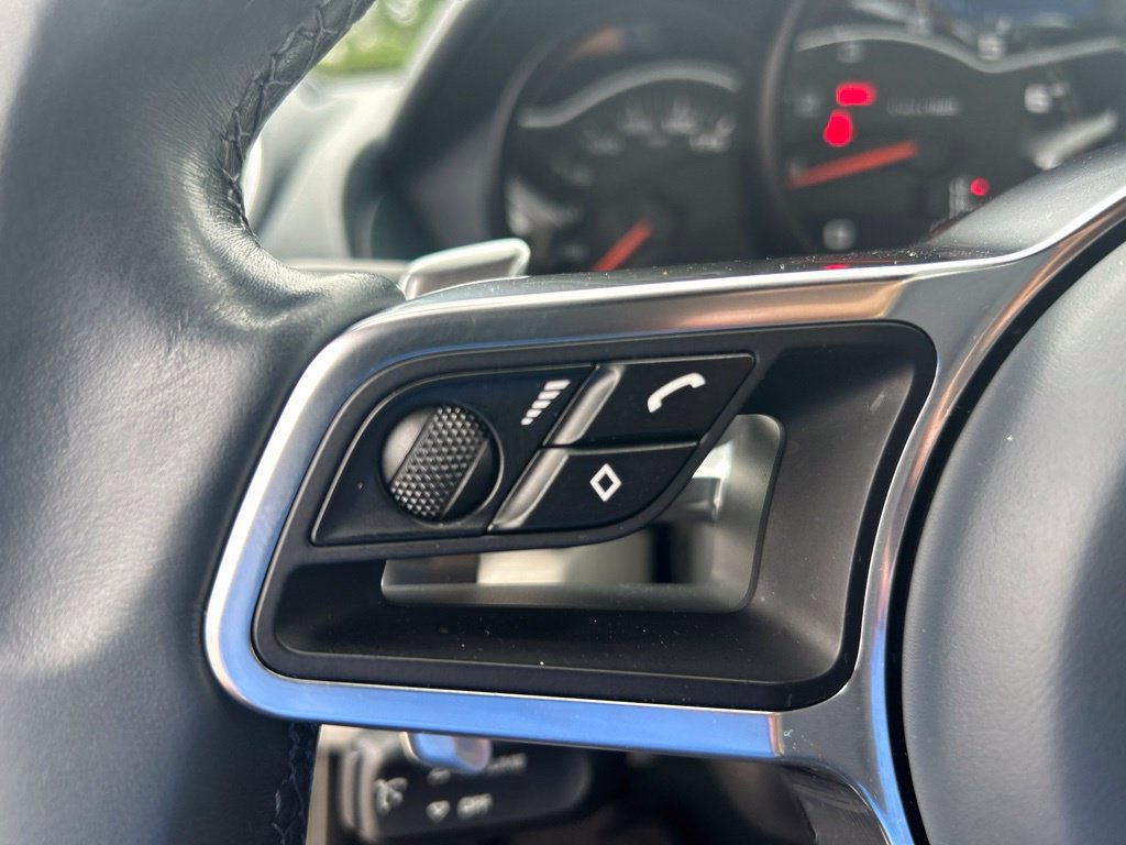 Used 2018 Porsche 718 Boxster RWD image 33