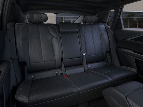 New 2025 Cadillac Lyriq Luxury RWD image 17