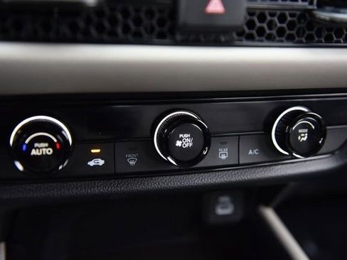 Used 2023 Honda HR-V LX image 13