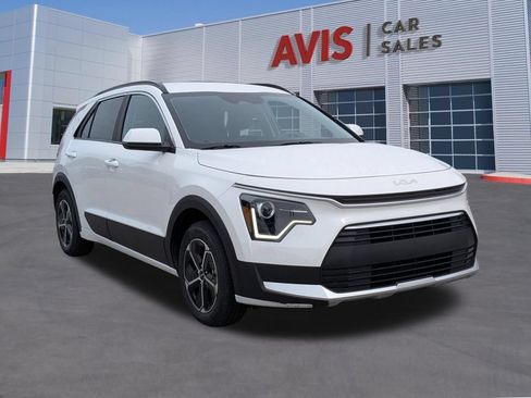 Used 2025 Kia Niro LX FWD image 3