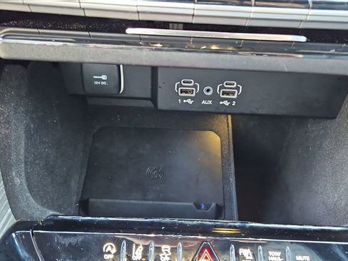 Used 2024 Jeep Wagoneer L Series III w/ Flexible Seating Group image 19