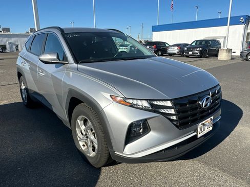Used 2024 Hyundai Tucson SEL FWD image 2