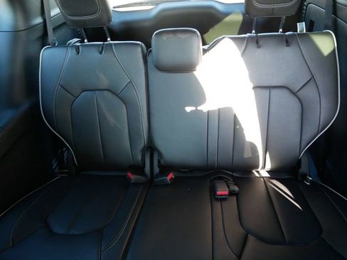 New 2026 Chrysler Pacifica Limited w/ Trailer Tow Group image 13