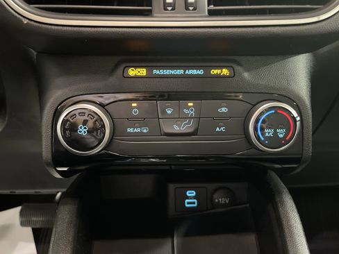 Used 2022 Ford Escape SE image 22