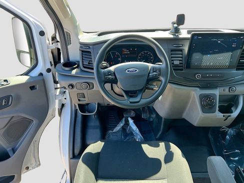 Used 2023 Ford E-Transit Medium Roof RWD image 21