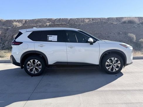 Certified 2021 Nissan Rogue SV image 4