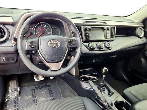 Used 2016 Toyota RAV4 LE FWD image 12