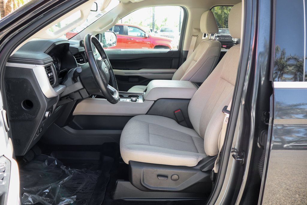 Used 2022 Ford Expedition XLT AWD/4WD image 18