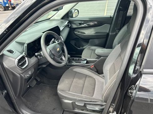 Used 2025 Chevrolet TrailBlazer LT AWD/4WD image 10