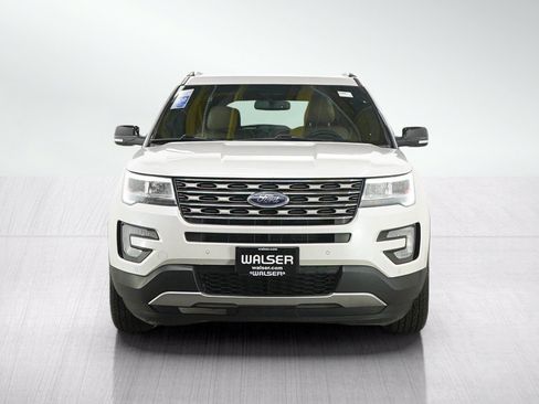 Used 2016 Ford Explorer XLT w/ Equipment Group 202A AWD/4WD image 8