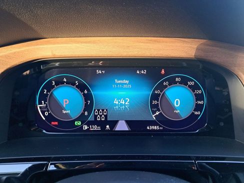 Used 2024 Volkswagen Atlas SE image 11