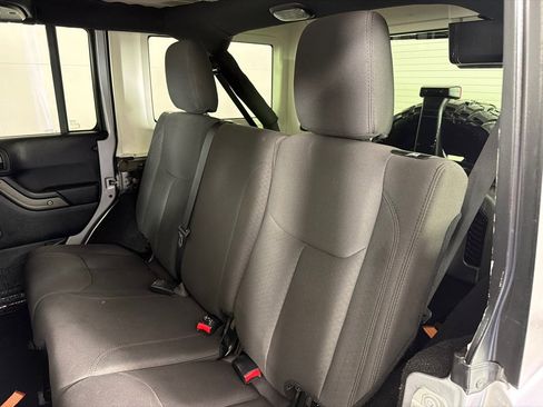 Used 2017 Jeep Wrangler Unlimited Sport AWD/4WD image 18