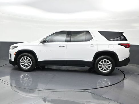 Used 2023 Chevrolet Traverse LS FWD image 2
