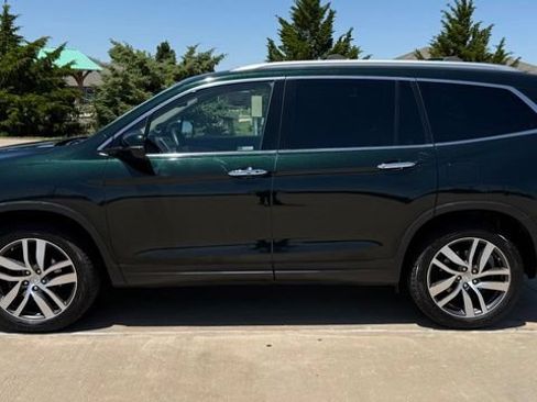 Used 2017 Honda Pilot Touring image 11