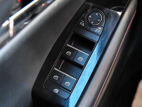 Used 2024 MAZDA MAZDA3 s image 33