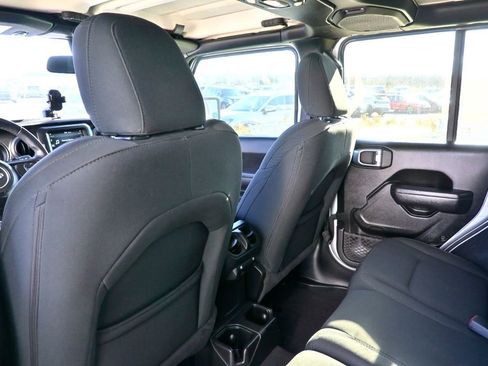 Used 2022 Jeep Wrangler Unlimited Sport image 13