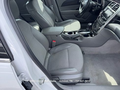 Used 2016 Chevrolet Malibu LT FWD image 13