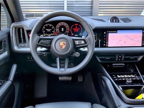 New 2025 Porsche Cayenne Coupe image 23