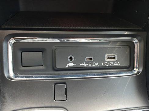 Used 2023 Subaru Ascent Premium w/ Convenience Package image 25