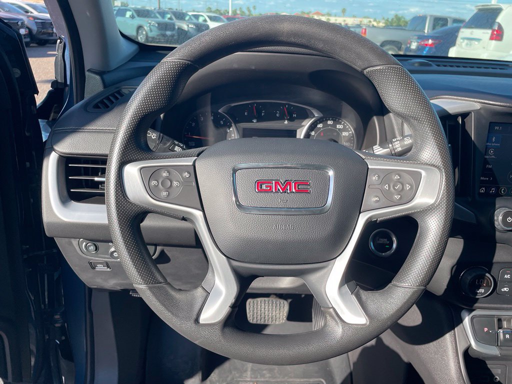 Used 2024 GMC Terrain SLE w/ Driver Convenience Package FWD image 8