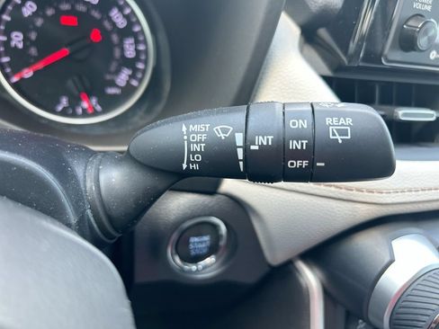 Used 2022 Toyota RAV4 XLE Premium FWD image 19