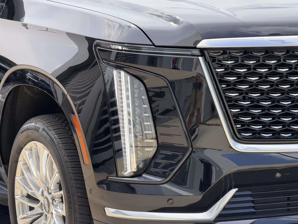 Certified 2025 Cadillac Escalade ESV Premium Luxury AWD/4WD image 12