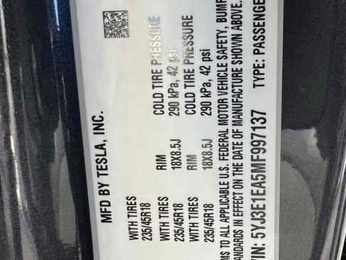 Used 2021 Tesla Model 3 Standard Range Plus image 10