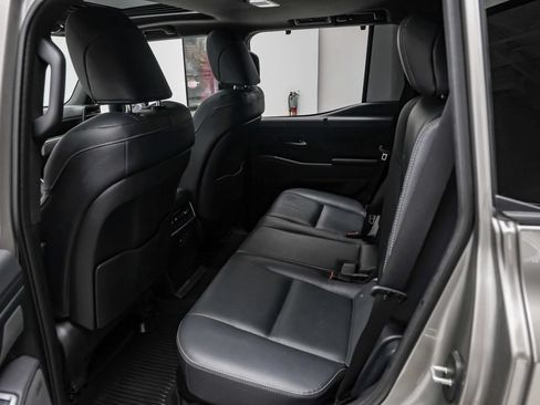 Used 2024 Lexus GX 550 w/ Accessory Package (Z1) AWD/4WD image 40